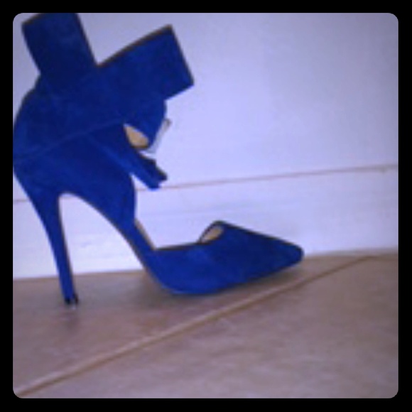 Shoes - Size 8 blue velvet stiletto